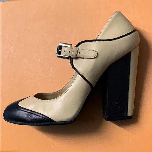 Chanel Runway Two Tone Black Beige Mary Jane Heels - Picture 5 of 17
